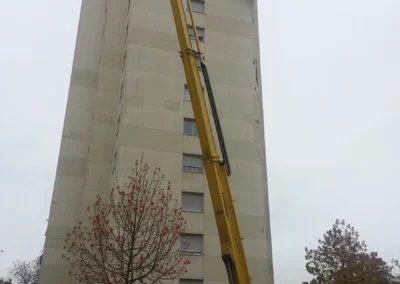 Reprise d'éclats de béton d'un immeuble